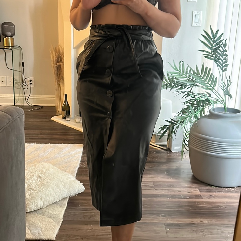 leather pencil skirt